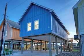 Bay Haven w/ Shared Boat Dock & Waterfront Pool Big Trout by Avantstay