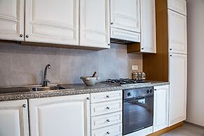 2-bed Apt With Stunning Lake Como Views & Terrace