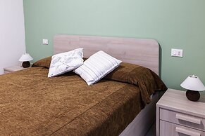 2-bed Apt With Stunning Lake Como Views & Terrace