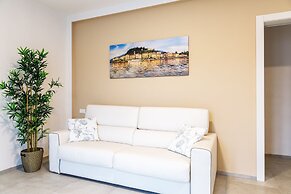 2-bed Apt With Stunning Lake Como Views & Terrace