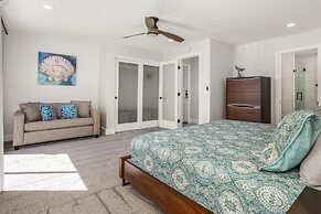 Upscale Luxurious Ocean Resort Vistas