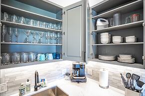 Upscale Luxurious Ocean Resort Vistas