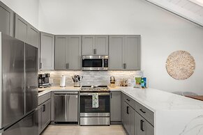 Upscale Luxurious Ocean Resort Vistas