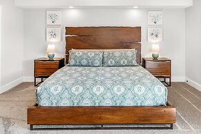 Upscale Luxurious Ocean Resort Vistas