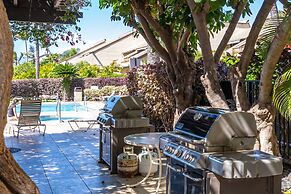 Upscale Luxurious Ocean Resort Vistas