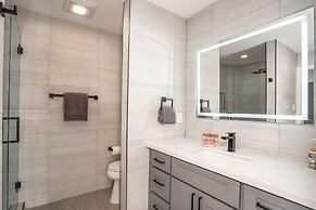 Upscale Luxurious Ocean Resort Vistas