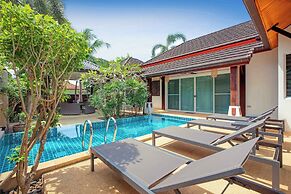 3BR Pool Villa Prima Near NaiHarn Beach