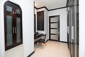 3BR Pool Villa Prima Near NaiHarn Beach