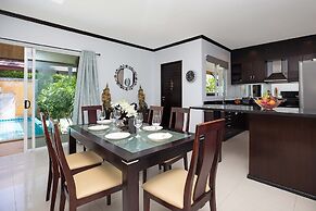 3BR Pool Villa Prima Near NaiHarn Beach
