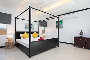 3BR Pool Villa Prima Near NaiHarn Beach