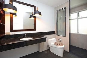 3BR Pool Villa Prima Near NaiHarn Beach