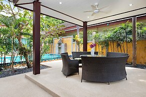 3BR Pool Villa Prima Near NaiHarn Beach