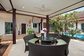 3BR Pool Villa Prima Near NaiHarn Beach