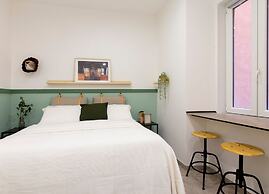 Lovely and tiny unit in the City center