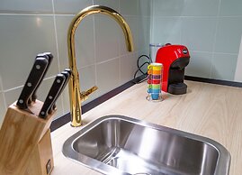 Lovely and tiny unit in the City center