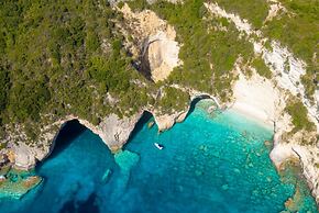 Villa Hara in Paxi With 2 Bedrooms and 2 Bathrooms