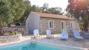 Villa Hara in Paxi With 2 Bedrooms and 2 Bathrooms