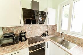 Villa Alora in Mparmpati