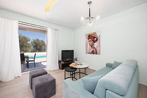 Villa Daisy in Mparmpati