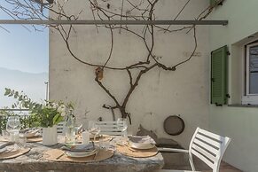 Giuliano s House - Amazing Lake View