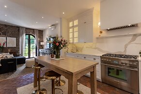 Panoramic Paradise 3BR Overlooking SMA