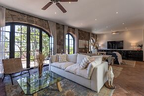 Panoramic Paradise 3BR Overlooking SMA