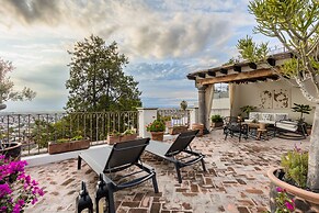 Panoramic Paradise 3BR Overlooking SMA