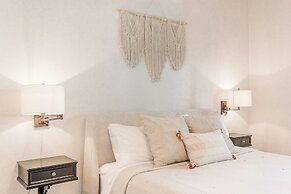 Panoramic Paradise 3BR Overlooking SMA