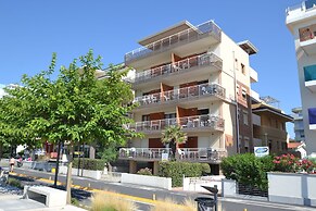 Beachfront Modern Flat With sea View