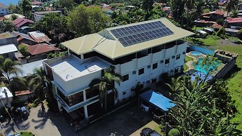 Argao Seabreeze Hotel powered by Cocotel