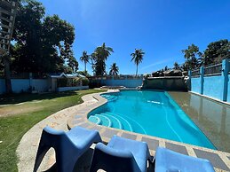Argao Seabreeze Hotel powered by Cocotel