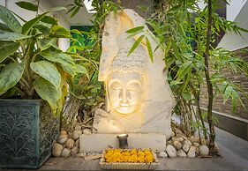 Natural Lake View Hotel