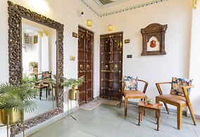 Natural Lake View Hotel