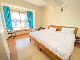 Natural Lake View Hotel