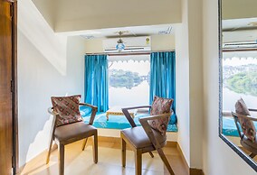 Natural Lake View Hotel