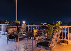 Natural Lake View Hotel