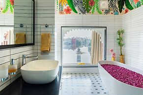 Natural Lake View Hotel