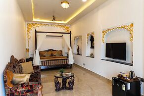 Natural Lake View Hotel