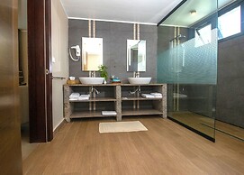 Azura Golf Resort & Spa