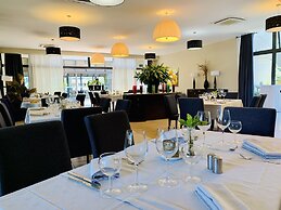 Azura Golf Resort & Spa