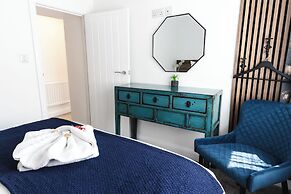 Hampshire Charming House