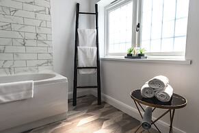 Hampshire Charming House