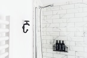 Hampshire Charming House