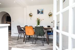 Hampshire Charming House