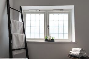 Hampshire Charming House