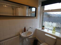 Comfy 3 Bedroom Cottage in Calm Location