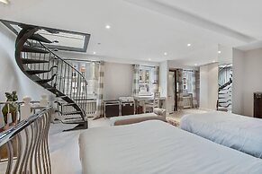 White House Mews Property