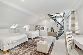 White House Mews Property