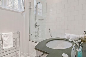 White House Mews Property