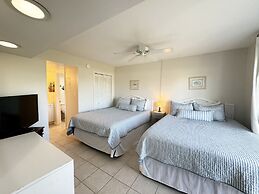 511 El Matador 2 Bedroom Condo by RedAwning